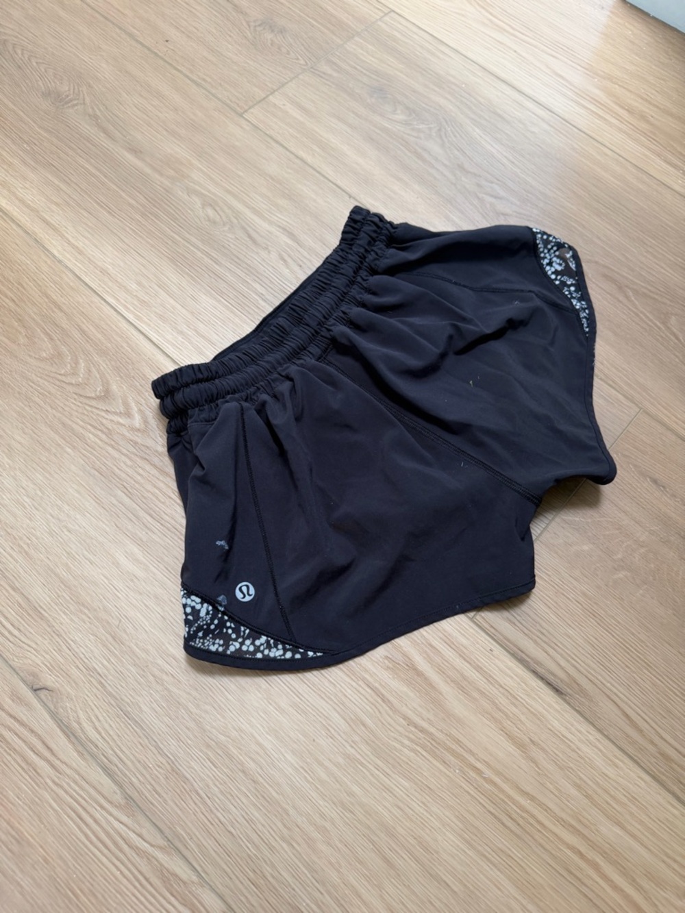 Lululemon - Picture 2 of 2